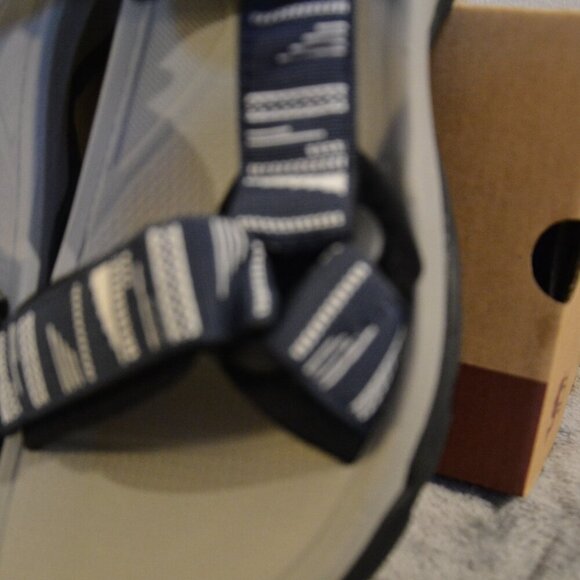 Waterproof Hiking Sandals with Arch Support /Comfortable and Durable for Outdoor - Picture 4 of 9